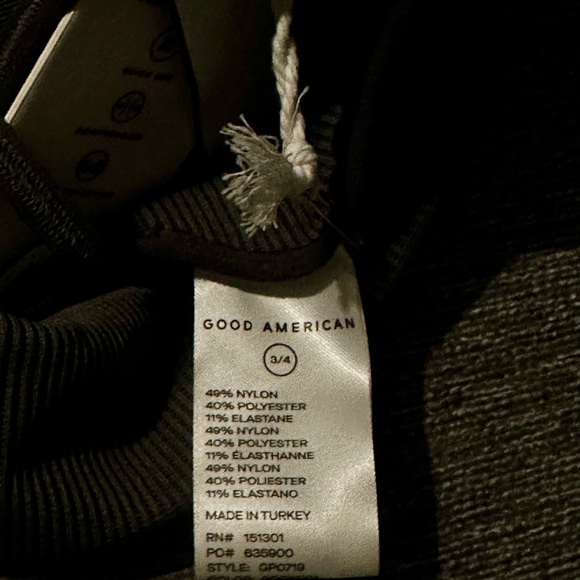 Good American Active Essential Contour Sports Bra Size 3/4 NWT - Picture 4 of 5